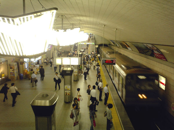御堂筋線 梅田駅 ｍ１６ 大阪市営地下鉄 大阪地下鉄 乗り換えピッタリガイド のりピタ